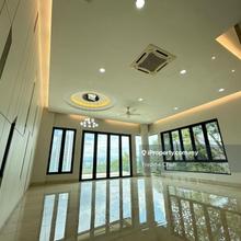 Freehold Twins bungalow for sale, serene & quiet location