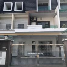 Kempas Utama 2.5 Storey Link House For Sale