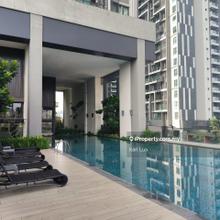 Well Maintained Unit with Built-in Cabinet & Plaster Ceiling etc 
