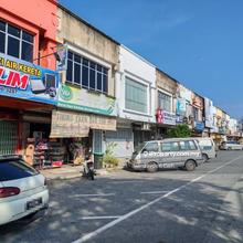 Facing Main Road, 2 Storey Shoplot, For Sale 