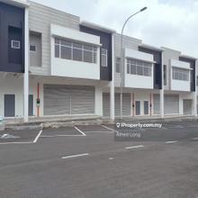 Corner Unit Link Factory for rent