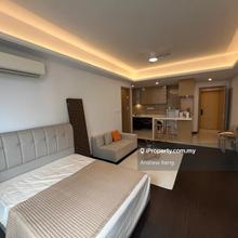 Easy Access Woodlands & Ciq, Dual Key Unit 3 Bed 2 Bath Freehold