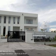 Luxury Beautiful Double Storey Bungalow Nilai Spring Villa, Nilai