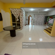 Sungai buloh Renovated spacious house negotiable price  