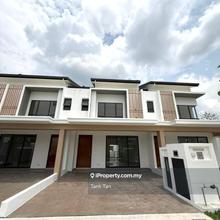 Newly unit brand new with partly furnished