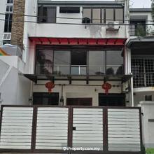 Taman Seputeh 3 Storey Terrace House For Sale.