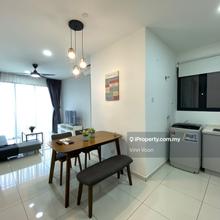 Fully Furnished 2 Bedrooom Corner Unit, Spacious Kitchen. Actual Photo