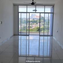 Block F2 Mid floor large balcony facing klcc as photo adv