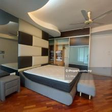 Duplex condo,spacious layout,4 rooms and 3 baths,fully furnished,