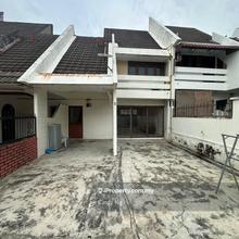SS 18 Double Storey House Walking Distance to LRT Station
