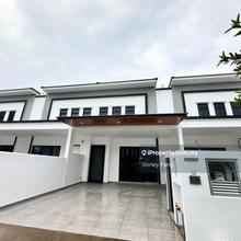 The Tate Eco Botanic /  Double Storey 