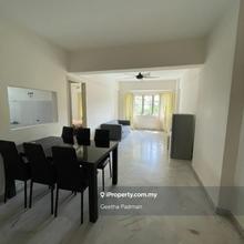 Nice condo facing pool area  in Taman Desa