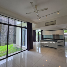 End lot unit for rent