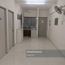 Taman jade Un-furnished 500 sqft Free parking 