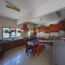 Well Kept 2 storey terrace Endlot Partielly furnished Few Parking