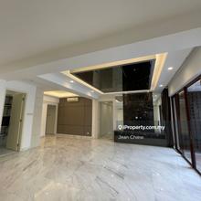 Newly refurbished well maintained unit 