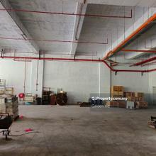 Bukit Serdang 1.5 Storey Warehouse 28k sf For Rent
