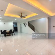 24 hrs guarded & gated -Renovated -Freehold -Non Bumi Lot-Intermediate