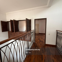 2.5 storeys terrace house for Rent