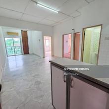 Vacant , Key on Hand