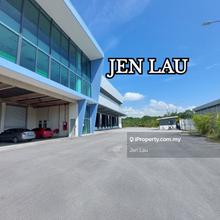 Multiple Loading Bays, 250ksf Detached Warehouse Factory for Rent 