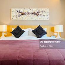 438sqft studio with 1bath high rental return, free hold