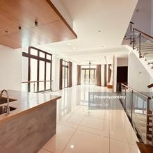 3-storey detached villa