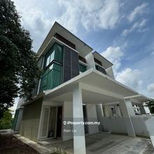 3 storey Corner Villa Citrine, Cristal serin residence Cyberjaya