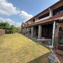 Spacious Family Home in Guarded Community