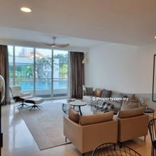 Low floor unit with pool view