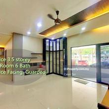Duta suria 3.5storey, partly furnished, 6r6b, gate and guarded