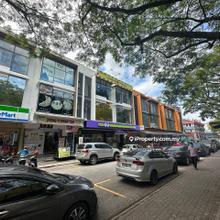 Desa Petaling 4 units adjoint 3 Storey Shop Facing Main road 