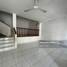 Partial furnished Austin terrace for rent 