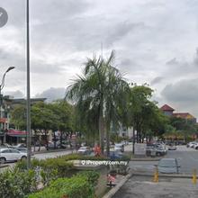 Petaling jaya retail facing main road For rent