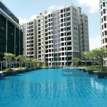 Freehold Uppearst East Condominium for Sale