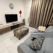 Equine residence walking distance to Aeon mall, shuttle bus to mrt! 