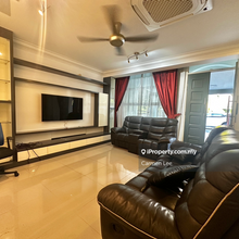Extended & Renovated with Built Ins