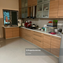 3 storey terrace house
