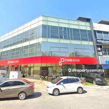 Worth Buy Corner Trillium Shop, Main Street, Traffic Road In Trillium