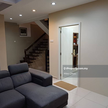 Fully  Renovated semi D . Facing Mainroad 
