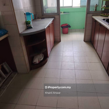 Vacant unit. Near schools, commercial areas.