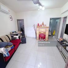 Desa aman Un-furnished 1-car park 