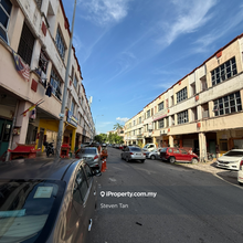 Kawasan Perniagaan Desa Ria, Balakong