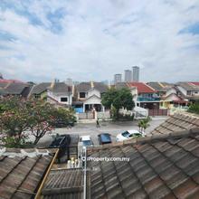 Freehold 2.5 storey link house