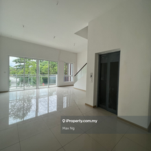 4 sty villa ready to rent 