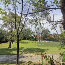 Bungalow behind facing Golf View, Square Land, Freehold