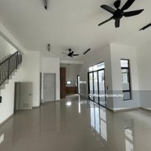 2 Storey Partly Furnished Garden Home for Rent @ Regent Garden