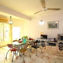 Gated & Guarded, Good Condition, Near Park