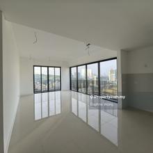 Branded New condo for sell! Below market price! Call me view now!