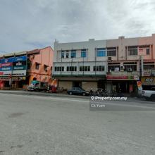 Main road of Jalan Pasir Puteh.Fully renovated and refurbished 